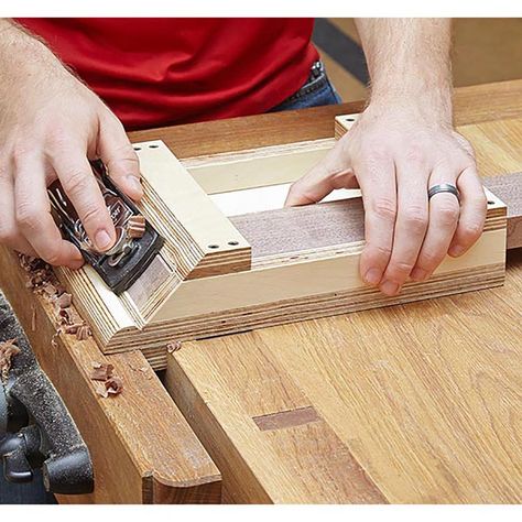 Shooting Board Woodworking, Shooting Board, Wood Magazine, Woodworking Classes, Woodworking Workbench, Learn Woodworking, Diy Holz, Woodworking Workshop, Woodworking Plan