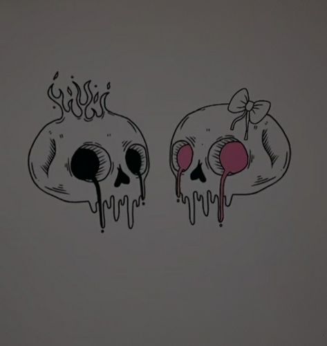 Scary Cute Tattoo, Goth Tattoo Outline, Creepy Cute Matching Tattoos, Easy Goth Tattoos, Skull Drawing Aesthetic, Grunge Matching Tattoos, Matching Goth Tattoos, Matching Horror Tattoos, Goth Matching Tattoos