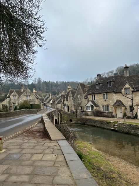 cotswolds english village countryside aesthetic cottage core Cotswolds Aesthetic, English Countryside Aesthetic, English Countryside Home, Aesthetic Cottage Core, Countryside Aesthetic, Child Nursing, Cotswold Villages, England Countryside, Aesthetic Cottage