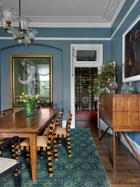 Formal Dining In Kitchen, Eclectic Traditional Dining Room, Dining Room Eclectic, Environmental Aesthetic, Formal Dining Room Decor, Dining Room Formal, Traditional Eclectic Decor, Eclectic Traditional Decor, Blue Dining Room