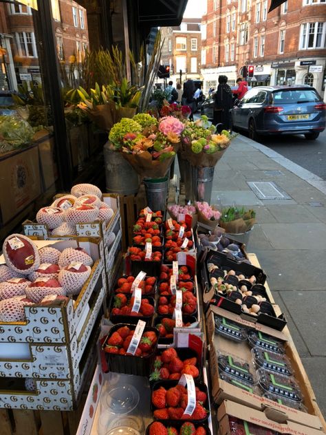 Oxford London Aesthetic, England Apartment Aesthetic, Dream Life London, Life In England, Hampstead London Aesthetic, Hampstead Heath Aesthetic, London Aesthetic Cafe, Living In England Aesthetic, Hampstead Aesthetic