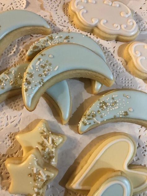 Moon Sugar Cookies, Moon Baby Shower Theme, Moon Stars Baby Shower, Star Baby Shower Theme, Moon Cookies, Twinkle Twinkle Baby Shower, Quarter Moon, Sugar Cookie Mix, Moon Baby Shower