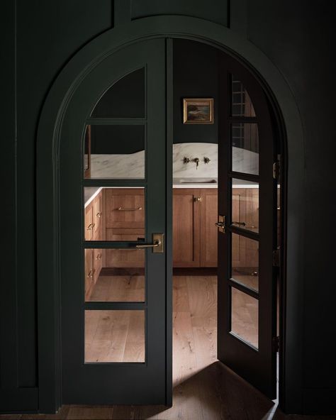 Home inspo • Instagram Arched Doorways Interior, Doorways Interior, House Seven Design, Arched Interior Doors, Arched Doorways, Wine Rooms, Collected Interiors, Arch Doorway, Arch Architecture