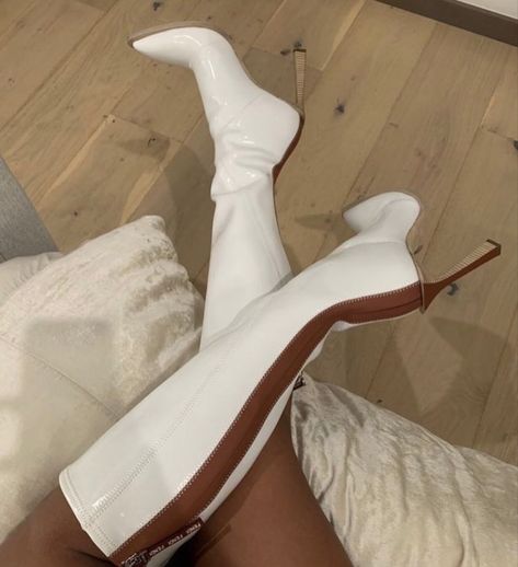 Fendi Boots, Mode Zara, Shoes Heels Classy, Shoe Inspiration, Shoe Inspo, Aesthetic Shoes, Long Boots, Shoe Closet, Pretty Shoes