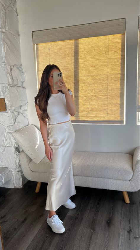 Cream Satin Maxi Skirt Outfit, Skirt Outfits Concert, Cream Maxi Skirt Outfit, Cream Silk Skirt Outfit, Button Down Skirt Outfit, Bride Outfits Casual, Cream Satin Skirt Outfit, White Silk Skirt Outfit, White Outfits Casual