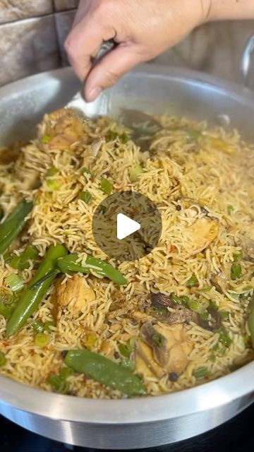 Mahrukh Tariq on Instagram: "Easy and spicy Chicken Pulao 🍗 

Recipe: 
Oil 
Onions 2 large 
Khara masala ( zeera, Laung, taiz pata, cinnamon, black pepper corns) 
3-4tbs ginger garlic 
1kg chicken 
1/3 cup yoghurt 
1tbsp zeera 
Chilli flakes, salt as per taste 
2-3 tomatoes with 2-3 green chillies (puréed)
In 1 kg rice add water that’s just 1 inch above 
1/2 tsp garam masala 
1-2 chicken stock cubes 
Green chillies 3-4

[ cooking, recipe video, food, chicken pulao ]" Pulao Recipe Chicken, Chicken Pulao Recipe Pakistani, Chicken Pulao Recipe, Chicken Pulao, Quick Easy Chicken, Chicken Chilli, Chilli Chicken Recipe, Pakistan Food, Pulao Recipe