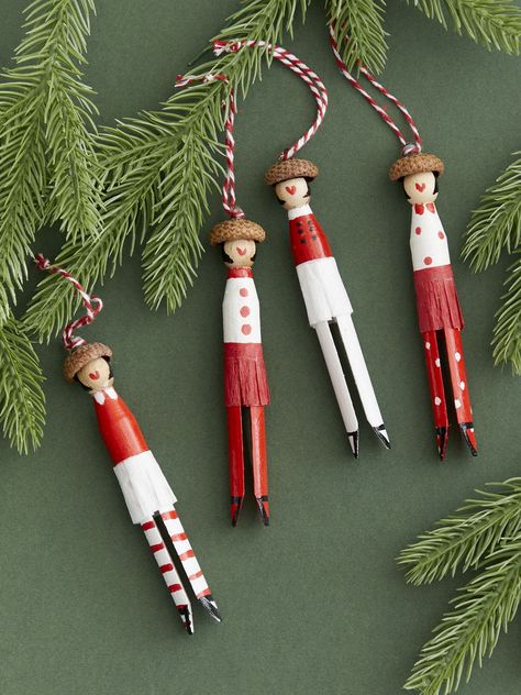 Clothes Pin Ornaments, Clothespin Crafts Christmas, Fun With Kids, Christmas Clothespins, Christmas Craft Ideas, Clothes Pegs, Fun Christmas Crafts, Clothespin Dolls, Clothes Pin Crafts