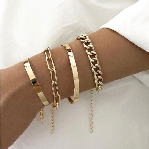 Material: Zinc Alloy 4pc Bracelet Set Length: 9.8" Top Rated Seller Quick Shipper Open To Offers 400+ Listings Sold Mode Punk, Stile Hip Hop, Chunky Gold Chain, Gold Bracelet Set, Moda Punk, Gold Charm Bracelet, Estilo Hip Hop, Gold Bracelets, Estilo Punk