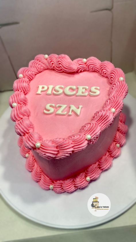 Birthday Cakes Pink, Pisces Szn, Pink Heart Cake, Libra Szn, 23 Birthday Cake, Heart Shaped Birthday Cake, Heart Cake Design, Big Birthday Cake, Heart Birthday Cake