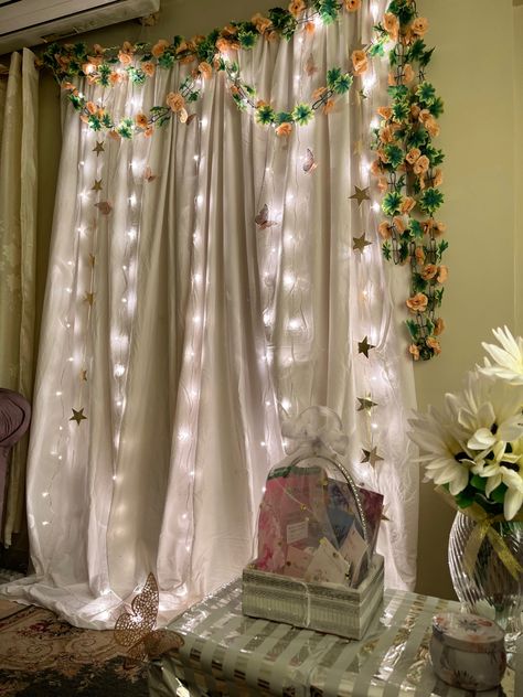 Beautifull decor for my lil sis baat pakki Baat Pakki Ideas Decoration, Baat Pakki Ideas At Home, Baat Pakki Decorations, Baat Pakki Decor, Baat Pakki Decorations At Home, Baat Pakki Ideas, Shadi Ideas, Baat Pakki, Designing Ideas