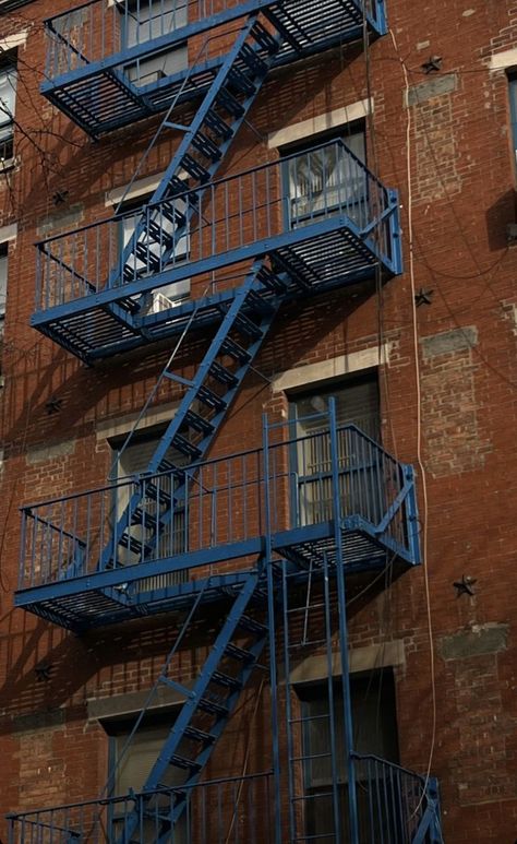 Apartment Stairs, Metal Stairs, Central Park Nyc, Old Apartments, Apartment Buildings, Fire Escape, New York Photos, Park Ranger, Nyc Apartment