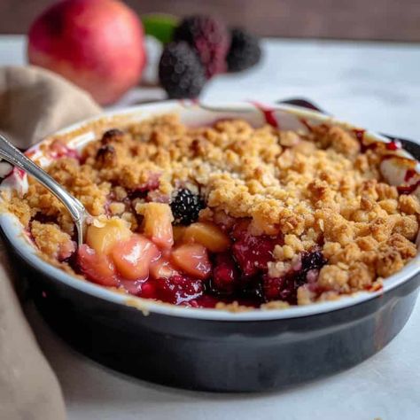 Mary Berry Apple Blackberry Crumble Berry Apple Crumble, Pear And Blackberry Crumble, Apple And Blackberry Crumble Recipe, Mary Berry Apple Crumble, Crumble Mix Recipes, Breakfast Berry Crumble, Crunchy Crumble Topping, Apple Crumble For Two, Blackberry Apple Crumble