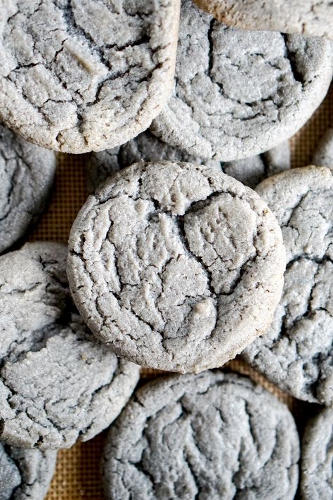 Black Sesame Sugar Cookies Keto Black Sesame Recipes, Black Sesame Paste Dessert, Sesame Dessert, Black Sesame Cookies, Black Sesame Mochi, Black Sesame Dessert, Sesame Recipes, Black Sesame Paste, Seed Cookies