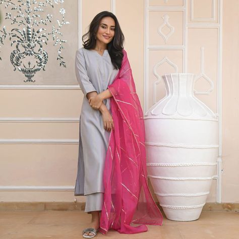 Suit Women Indian, Pink Suits Women, Indian Ethnic Wear For Women, Straight Suit, Bridal Dupatta, Ethnic Wear For Women, Indian Designer Suits, Simple Kurta Designs, Salwar Designs