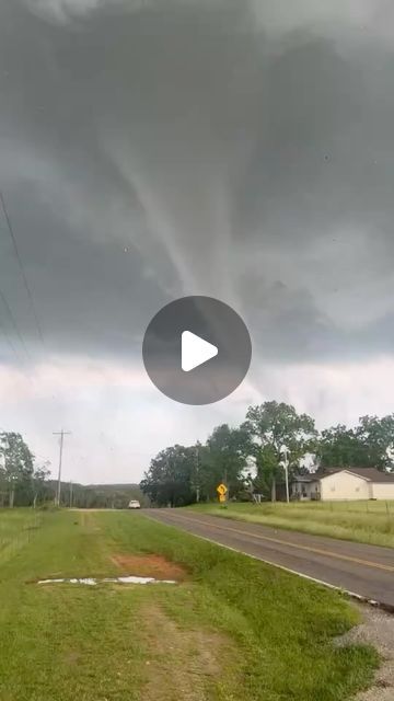 James Spann on Instagram: "Tornado at Mountain View MO this afternoon… video from @daltonblitch" Tornado Videos Scary, Tornado Videos, Big Tornado, Tornado Gif, Tornado Pictures, Tornado, Mountain View, On Instagram, Instagram