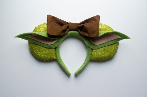 Star Wars Ears, Yoda Ears, Yoda Mask, Diy Disney Ears, Disney Headbands, Disney Mickey Ears, Mickey Balloons, Disney Rides, Star Wars Inspired