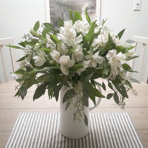 #alstroemeria with eucalyptus Beaux Arts Architecture, Peruvian Lily, Vase Bouquet, Bloom Box, Peruvian Lilies, Church Flowers, Dining Table Centerpiece, Wedding Vases, Vase Arrangements