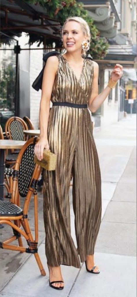 Metallic Jumpsuit Outfit, Gold Jumpsuit Wedding, Gold Jumpsuit Outfit, Gold Overalls, Soiree Jumpsuits, Gold Outfits For Women, Casual Cocktail Outfit, Golden Jumpsuit, Jumpsuit Outfit Wedding