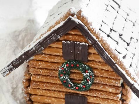 Make a Log Cabin Gingerbread House : Decorating : Home & Garden Television Cookie Cottage, Gingerbread House Ideas, Cool Gingerbread Houses, Gingerbread House Parties, Gingerbread House Designs, Days Till Christmas, Christmas Gingerbread House, Mantel Decor, Christmas Goodies