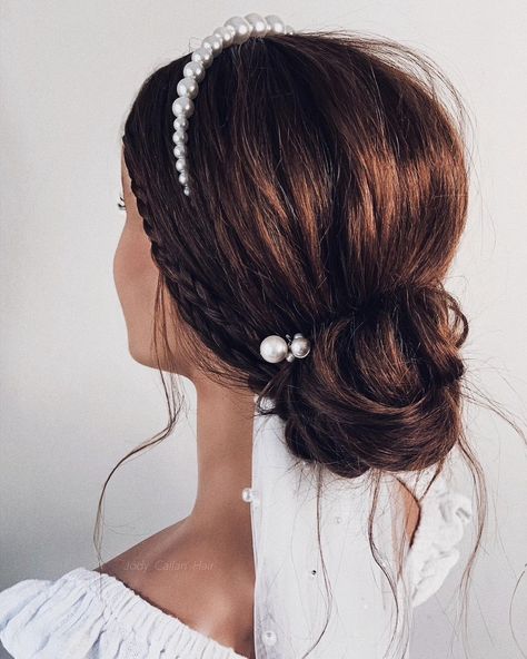 Brisbane Bridal Hairstylist on Instagram: “Romantic bun inspo Happy Valentine’s Day lovers ❤️ Veil @sweetvjewelry Pearl headband @evalinacollective @adorebeauty Pearl pin…” Romantic Bun, Headband Bun, Bridal Hairstylist, Bridal Bun, Pearl Pin, Low Bun, Pearl Headband, Wedding Hair, Brisbane