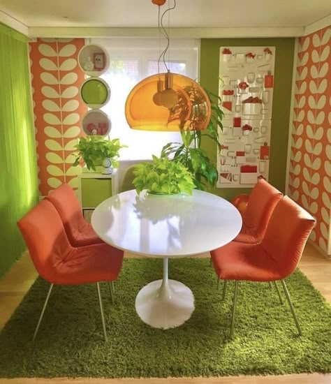 70s House, 70s Interior, Retro Interior Design, Colorful Home Decor, 70s Home, 70s Home Decor, Casas The Sims 4, Dekorasi Kamar Tidur, Colorful Home