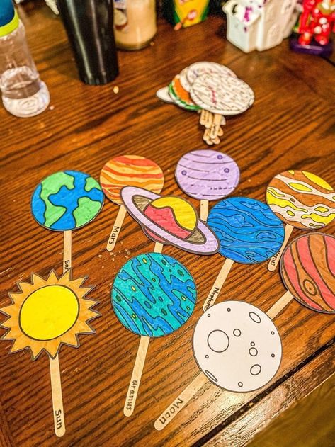 Planet Puppets, Space Facts For Kids, Planets Activities, Solar System Projects For Kids, Solar System Activities, Planet Crafts, Space Preschool, Space Crafts For Kids, Solar System Projects