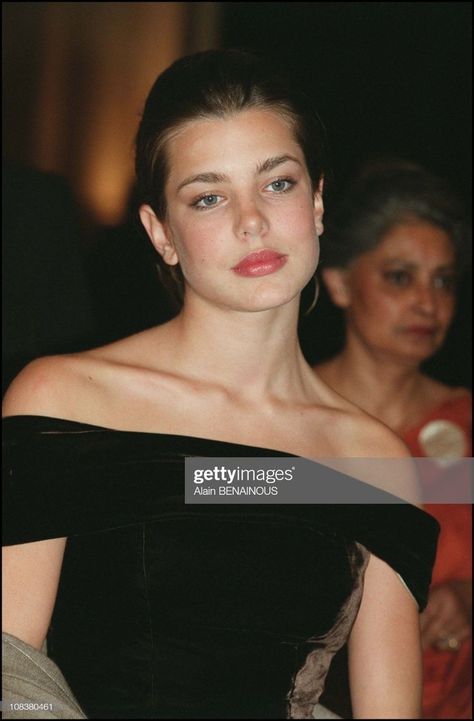 Angie Jolie, Princess Charlotte Of Monaco, White Top And Blue Jeans, Headshots Women, Professional Headshots, Charlotte Casiraghi, Princess Caroline, Model Aesthetic, Headshots Professional