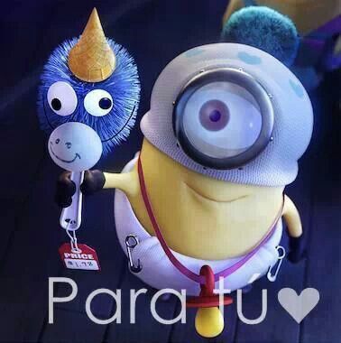 Aww...Para tú. Minion Rock, Amor Minions, Minion Meme, Minion Baby, Minion Rush, 3 Minions, Yellow Guy, Minion Pictures, Minions Love