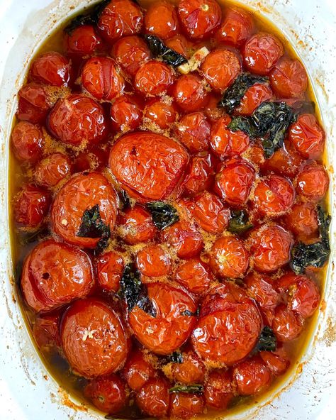 Small Tomato Recipes, Confit Tomatoes Recipe, Cherry Tomato Confit Recipe, Fall Tomato Recipes, Tomato Confit Pasta, Tomato Confit Recipes, Tomatoes Confit, Tomato Side Dish, Confit Tomatoes