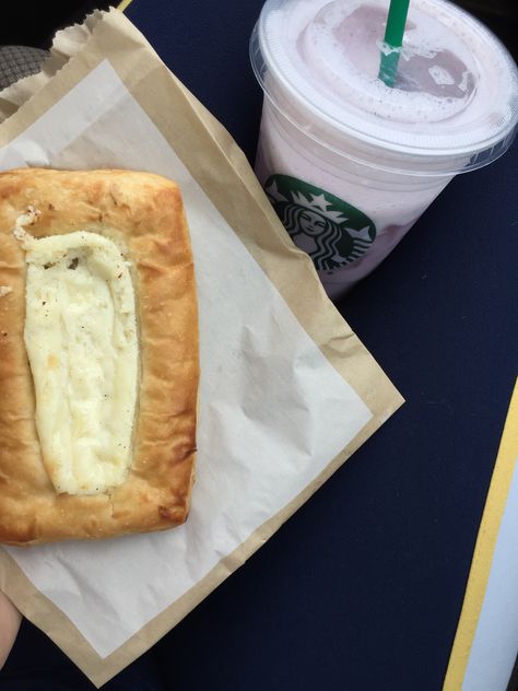 Cheese Danish & Blue Drink from Starbucks 🥰 ~Secret Menu Drink~ Starbucks Food Breakfast Aesthetic, Cheese Danish Aesthetic, Starbucks Danish, Starbucks Cheese Danish Recipe, Starbucks Cheese Danish, Breakfast Cheese Danish, Starbucks Cake Pops, Pillsbury Crescent Rolls, Starbucks Breakfast