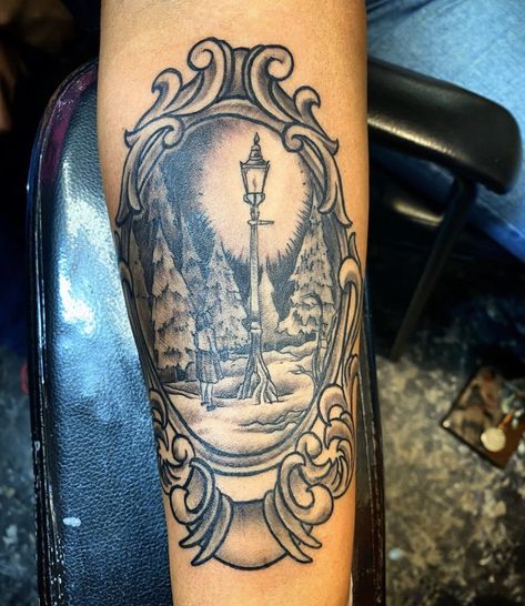 Lucy and the lamppost narnia tattoo Narnia Inspired Tattoos, Narnia Minimalist Tattoo, Chronicles Of Narnia Tattoo, Narnia Lamppost Tattoo, Narnia Tattoo, Lamppost Narnia, Narnia Lampost, Narnia Quotes, Wonderland Tattoo