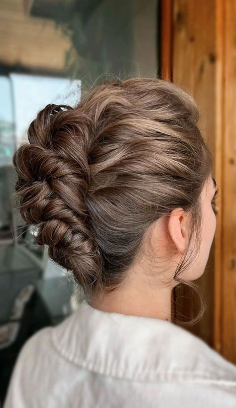 Chic Updo Hairstyles, Updo Simple, Updo Chignon, High Updo, Hairstyle Cute, Simple Updo, Themes Wedding, Colors Wedding, Updo Hairstyle