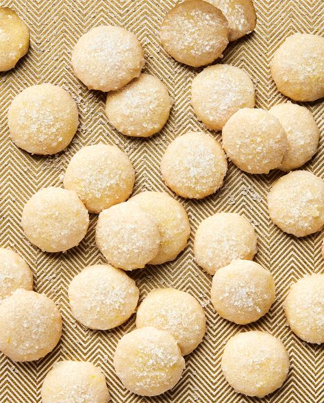 Martha Stewart Lemon Cookies, Martha Stewart Sugar Cookie Recipe, Cookie Perfection, Martha Stewart Cookies, Cookie Buffet, What To Bake, Christmas Cookie Recipes Holiday, Perfect Sugar Cookies, Lemon Cookies Recipes