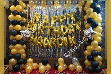 balloon birthday decoration Black Golden Ballons Decoration, Gold And Black Balloons Decoration, Golden And Black Balloon Decoration, Black And Golden Birthday Decoration, Black And Gold Balloon Decorations, Black Ballons, Teachers Day Decoration, Birthday Wall Decoration, Golden Balloons