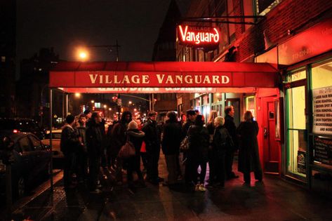 A Winter Guide to NYC | A Cup of Jo 4ways to soak up culture Jazz Club New York, Live Music Bar, Jazz Clubs, Jazz Sheet Music, Jazz Bar, Live Jazz, Jazz Artists, Cool Jazz, New York City Travel