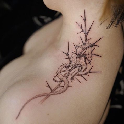 Barbed Wire Tattoo, Wire Tattoo, Thorn Tattoo, Barbed Wire Tattoos, Spine Tattoos For Women, Plant Tattoo, Book Tattoo, Spine Tattoos, Snake Tattoo