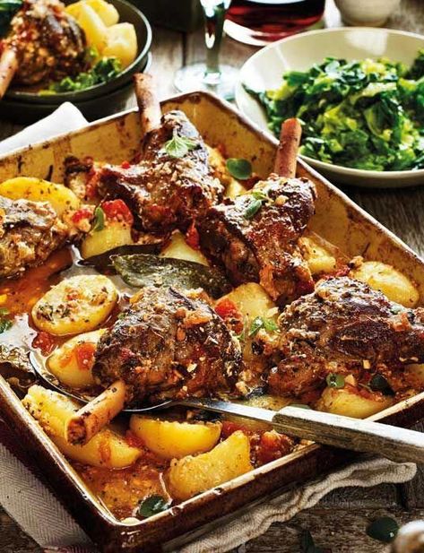 Greek lamb kleftiko with potatoes, oregano and lemon  - Sainsbury's Magazine // Food Recipe Ideas #NiceLambRecipes Lamb Kleftiko, Lamb Shank Recipe, Greek Lamb, Wallpaper Food, Meat And Potatoes, Lamb Dishes, Greek Cooking, Greek Dishes, Deilig Mat