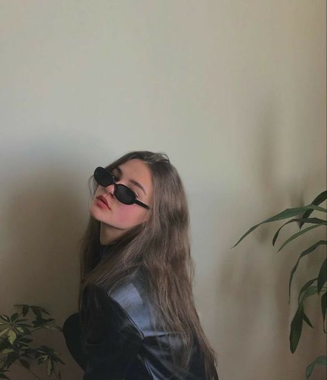 puffin Hidden Face Aesthetic, Girls Dpz Stylish, Stylish Aesthetic, Face Aesthetic, Selfie Poses Instagram, Model Poses Photography, Selfie Ideas Instagram, Ideas For Instagram Photos, Cute Poses For Pictures