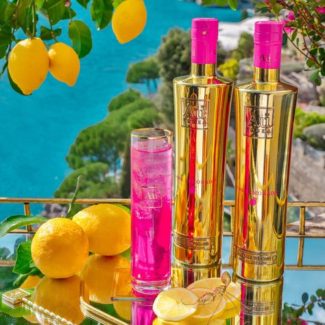 Vodka Pink Lemonade, Au Vodka, Pink Lemonade Vodka, Flavoured Vodka, Pretty Alcoholic Drinks, Spirit Drink, Gold Bottles, Premium Vodka, Bar Essentials