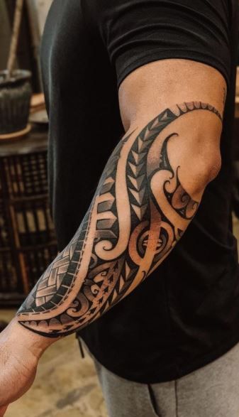 Tattoo Ideas For Men Polynesian, Men Tribe Tattoo, Hawaiian Tattoo Designs For Men, Polynesian Men Tattoo, Tattoo Ideas Tribals, Marquesan Tattoos For Men, Hawaiian Men Tattoos, Hawaiian Tattoo For Men Forearm, Polynesian Sleeve Tattoo Designs