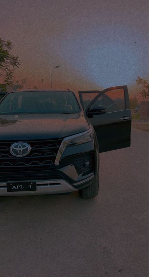 Black Fortuner, Fortuner Car, Toyota Fortuner, Beautiful Nature Wallpaper Hd, Cool Boy Image, Snapchat Picture, Car Driving, Driving Photography