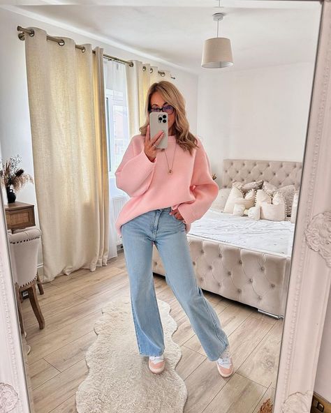 𝐉𝐮𝐦𝐩𝐞𝐫 𝐬𝐭𝐲𝐥𝐢𝐧𝐠 🩷⁣ ⁣ 3 ways to wear the viral pink jumper from primark! Which is your fave? ⁣ ⁣ ⁣ #primarkjumper #jumperstyle #pinkjumper… | Instagram Pink Jumper Outfit, Primark Outfit, 3 Ways To Wear, Pink Jumper, Jumper Style, Jumper Outfit, Street Style Outfit, Stylish Outfits, What To Wear