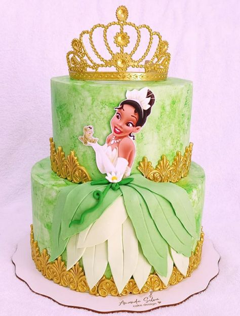 Princess Frog Cake, Tiana Princess And The Frog Cake, Princess Tiana Birthday Cake Ideas, Princess Tiana Birthday Party Cake, Princess Tiana Cupcakes, Princess Tiana 1st Birthday Party Ideas, Baby Tiana Birthday Party, Princess Tiana Party Ideas, Princess Tiana Cake Ideas