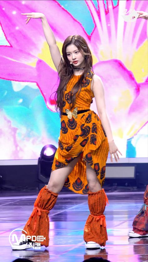 Shen Xiaoting, Orange Outfit, Stage Outfit, Love Me Like, Big Waves, Stage Outfits, Love Me, Body Goals, Kpop Idol