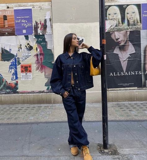 Denim Jacket Outfit Street Style, Timbs Outfit, Timberland Outfits Women, Timbs Outfits, Denim On Denim Outfit, Double Denim Outfit, Denim Photoshoot, Timberland Outfits, Nyc Outfits