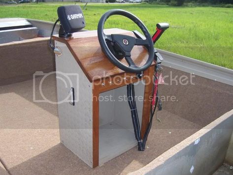 Homemade Consoles - TinBoats.net Bass Boat Storage, Jon Boat Modifications, Boat Console, John Boats, Center Console Boats, Boat Restoration, Make A Boat, Boston Whaler, Custom Consoles