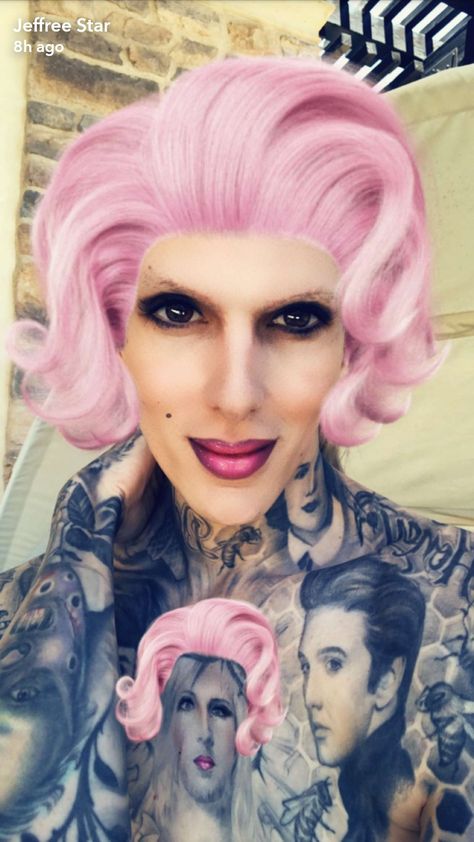 Jeffree Star Myspace, Jeffery Star, Stickers Makeup, Trisha Paytas, Snap Story, Random People, Jeffree Star Cosmetics, Drag Queens, Jeffree Star