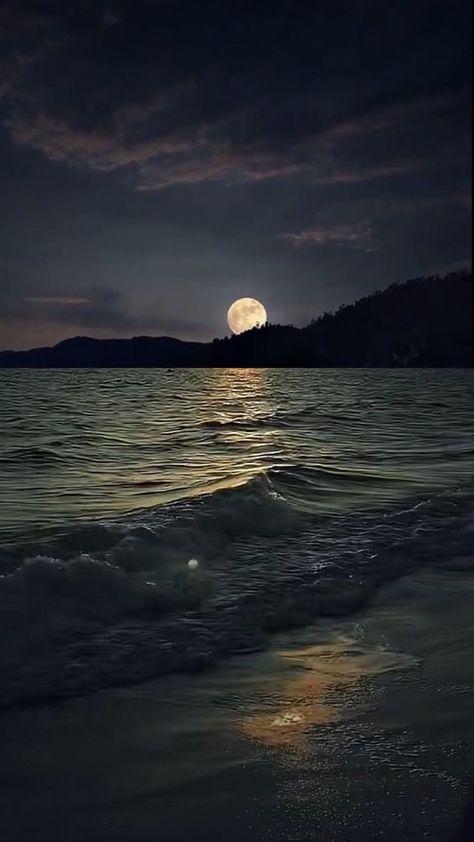 Full Moon Photography, Moon Illustrations, Next Wallpaper, Ocean At Night, Best Nature Wallpapers, Phone Wallpaper Pink, Moon Illustration, Moon Photography, Beautiful Moon