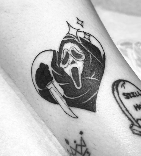 Girly Scream Tattoo, Ghostface Heart Tattoo, Ghost Face Tattoo, Ghostface Tattoo, Scream Tattoo, Feminine Skull Tattoos, Gta Vi, Small Girly Tattoos, Tattoo Spots