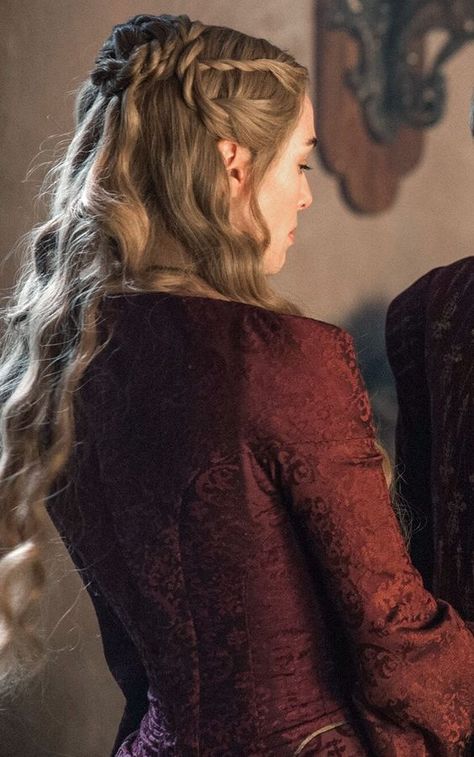 Cersei Lannister Hair, Targaryen Hairstyles, Cercei Lannister, Queen Cersei, Cersei And Jaime, Game Of Thrones Costumes, The Nanny, Cersei Lannister, Gra O Tron